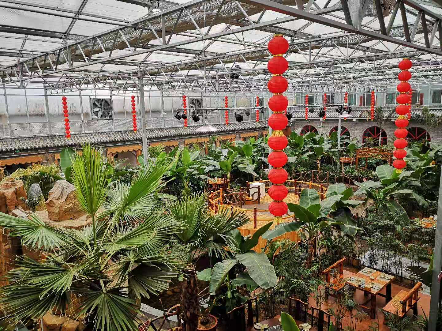 武鄉縣連棟玻璃溫室生態(tài)餐廳項目